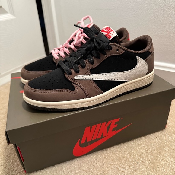 Nike Air Jordan 1 Low Travis Scott Mocha - Picture 3 of 4